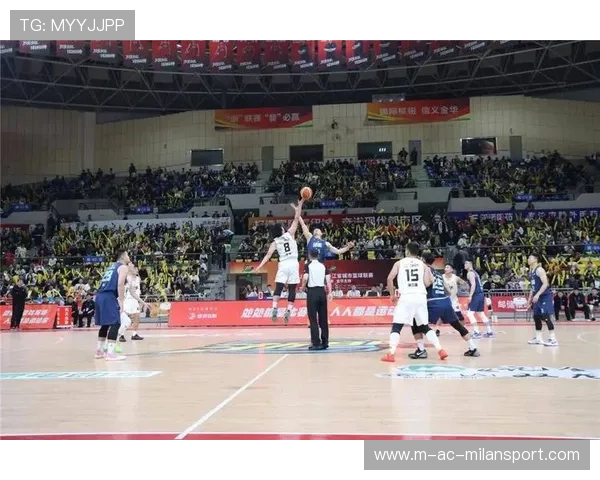 关键战客场作战，球队发挥出色完成抢分任务